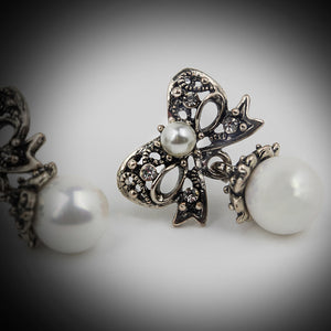 Unique Rhodium Sterling Silver Plated & Elegant Bow Earrings With Vintage Faux Pearls  LA  C026-01